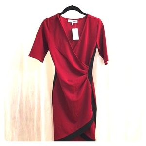 Almost Famous Medium Red Black VNeck Fitted Dress